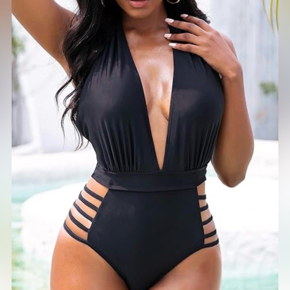 Sexy One Piece Swimsuit Large (size friendly) - Picture 7 of 8